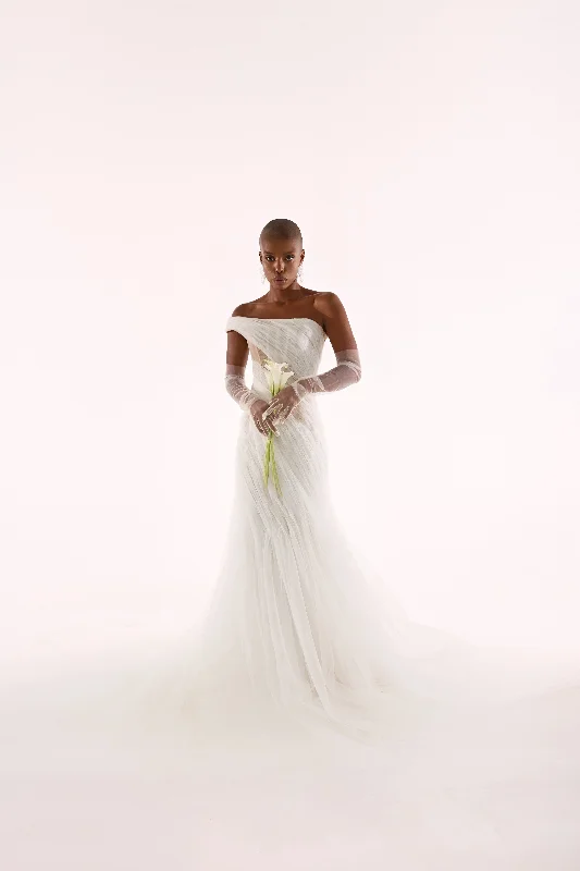 Captivating One-Shoulder Tulle Wedding Dress with Romantic Draped Waves