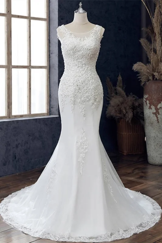 White Lace Round Neck Sleeveless Trumpet Wedding Dress